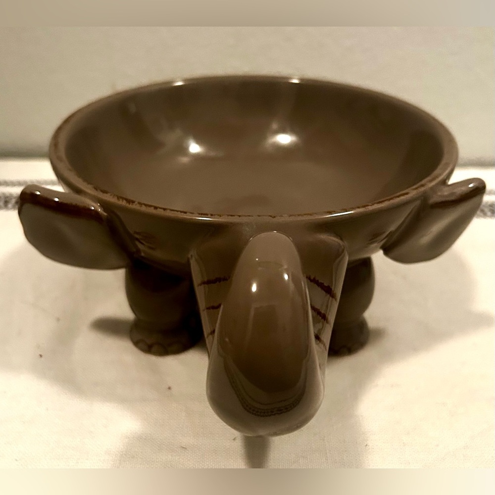 Home Essentials Elephant serving dish/ candle holder - Picture 8 of 14